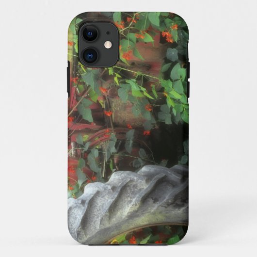 春の花は古いトラクターを飾る。 Case-Mate iPhoneケース (裏面)