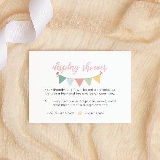 春の花ピンクバタフライガールディスプレイシャワー エンクロージャーカード