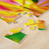 春の花壇の素晴らしいチューリップの花 ジグソーパズル (側面)