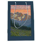 春の花-イエローストーン国立公園 ミディアムペーパーバッグ (正面)