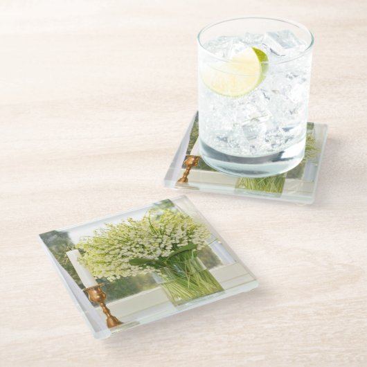 春の花、谷のユリの花束 ガラスコースター (アングル)