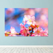 春の陽の光に満ちた日に咲くピンクの桜の花 キャンバスプリント (インサイチュ (ウッドフロア))