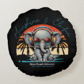 春の陽光とエレファント、レトロビーチの楽園 ラウンドクッション (裏面)