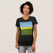 春の風景の牧草地 Tシャツ (正面フル)