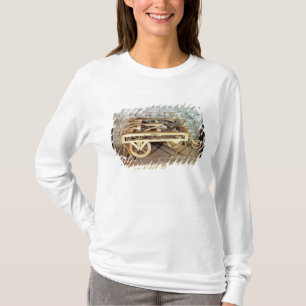 春までに運転される車のモデル Tシャツ
