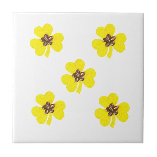 春イエロー、キッチン用のライトイエロークローバー タイル (正面)