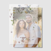 春カラフルワイルドフラワーメドウ庭園の結婚式 ベラム紙招待状 (オフセット (カップル))