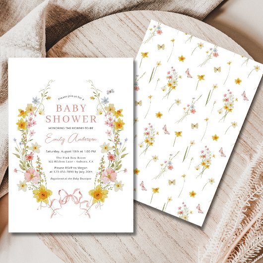 春ガールボウピンクのワイルドフラワーベビーブシャワー 招待状