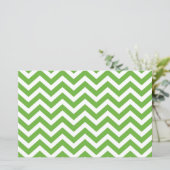 春グリーンとホワイトシェブロン結婚のカードストック (スタンド正面)