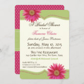 春グリーンと暗い赤紫色ピンクデイジーブライダルシャワー 招待状 (正面/裏面)