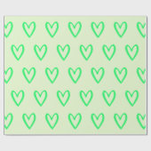 春グリーンオンライトグリーンハンドドローハート ラッピングペーパー (フラット)