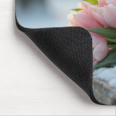 春チューリップとロビン・オン・ザ・ベンチ マウスパッド (コーナー)