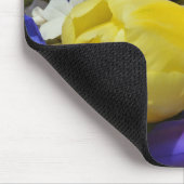 春チューリップと虹彩の花mosepad マウスパッド (コーナー)