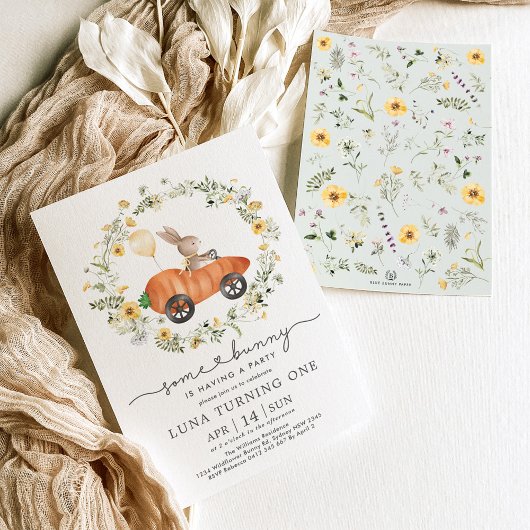 春バニーワイルドフラワーリースイースター誕生日 招待状
