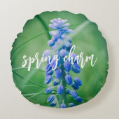 春フラワー（グレープハイアシント）装飾用クッション ラウンドクッション (正面)
