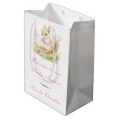 春リスの赤ちゃんシャワー ミディアムペーパーバッグ (裏面アングル)