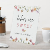 春ワイルドフラワーのベビーは甘い赤ちゃんシャワー 台座サイン (インサイチュ)