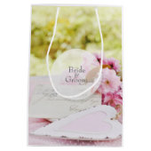 春ヴィンテージフラワーラベッ結婚ター ミディアムペーパーバッグ (裏面)