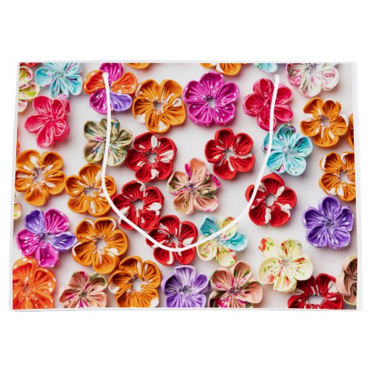 春手作り縫い布数々の花色 ラージペーパーバッグ (正面)