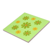 春用淡緑色と黄色の花 タイル (側面)