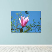 春紫色のマグノリアの花の青空。 キャンバスプリント (インサイチュ (ウッドフロア))