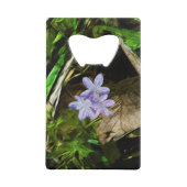 春美しいパープルワイルドフラワー抽象芸術 クレジットカード栓抜き (裏面)