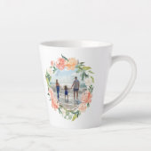 春赤面ピーチウォーター色フローラリース写真 カフェラテマグ (右)