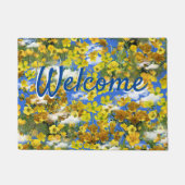 春雲の中の花バターカップ ドアマット (正面)