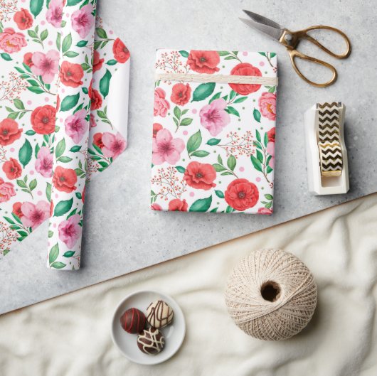 春魅力的ピンクの花とピンクの紙吹雪ドット ラッピングペーパー (クラフト)