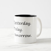 昨日ではない明日おもしろい- ツートーンマグカップ (正面右)