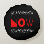 昨日の今の明日やる気を起こさせる引用文 ラウンドクッション (裏面)