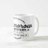 昨日は歴史のマグです コーヒーマグカップ (正面右)