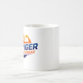 昨日より強い コーヒーマグカップ (中央)