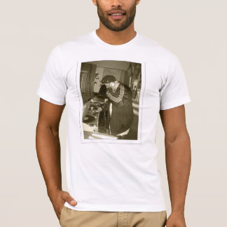 昨晩Djは私の生命を救いました Tシャツ