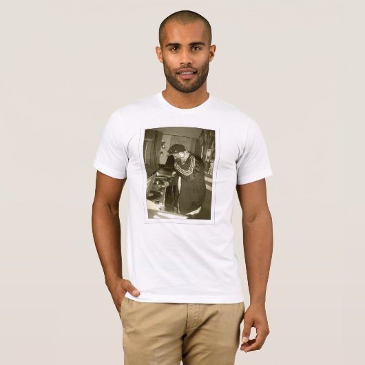 昨晩Djは私の生命を救いました Tシャツ (正面フル)