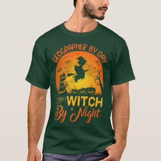 昼の魔女による地理学者の夜の地理学者のハロー Tシャツ