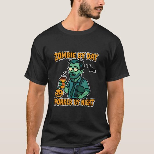 昼はゾンビ、夜はワーカーデスクオフィス Tシャツ (正面)