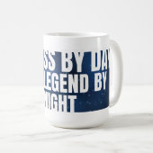 昼はボス、夜は伝説 - 面白い上司の引用 コーヒーマグカップ (正面右)