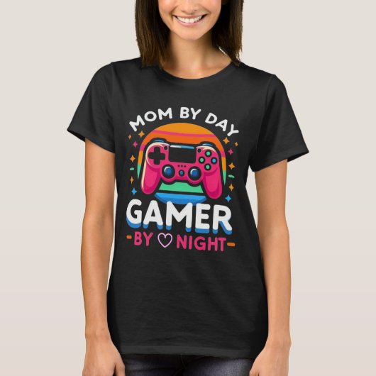 昼はママ、夜はゲーマー: レトロサンセットピンク Tシャツ (正面)