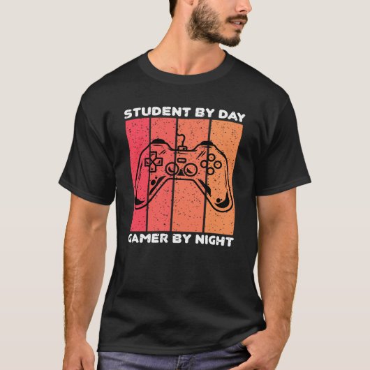 昼は学生 夜はゲーマー 卒業生ゲーマー Tシャツ (正面)