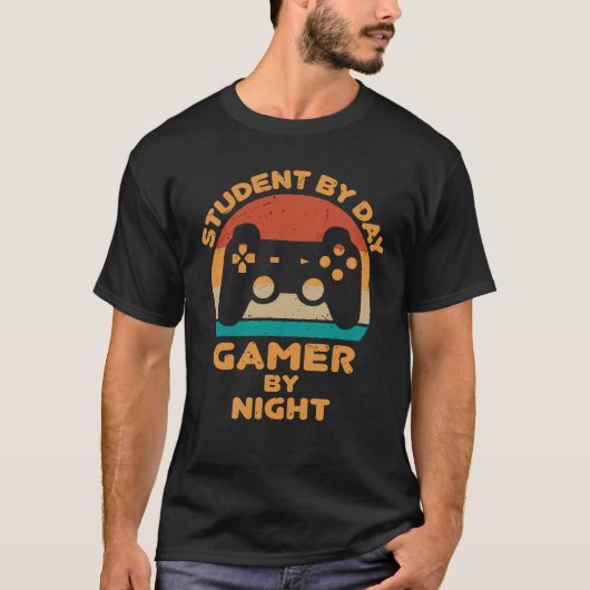 昼は学生、夜はゲーマー、卒業生ゲーマー Tシャツ (正面)