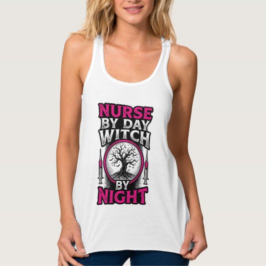 昼は看護師、夜は魔女のハロウィンTシャツデザイン タンクトップ (正面)