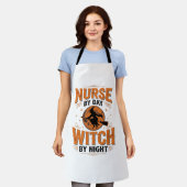 昼は看護師、夜は魔女 ハロウィンデザイン1 エプロン (着用した状態)