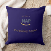 昼寝じゃない𝙎𝙩𝙧𝙖𝙩𝙚𝙜𝙞𝙘昼寝だ クッション (ブランケット)