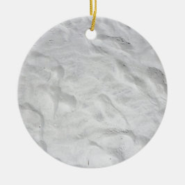 昼寝のビーチの砂のクローズアップ セラミックオーナメント