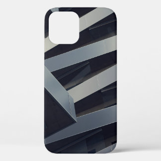 昼間のグレー建物の低角撮影 iPhone 12ケース