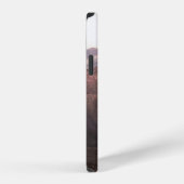 昼間の土の山々 iPhoneケース (右側面)
