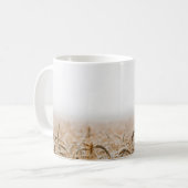 昼間の茶色の小麦畑 コーヒーマグカップ (正面左)