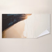 昼間の茶色の岩山 バスタオル (バスタオル)