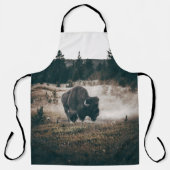 昼間の茶草原に生える茶色のバイソン エプロン (正面)